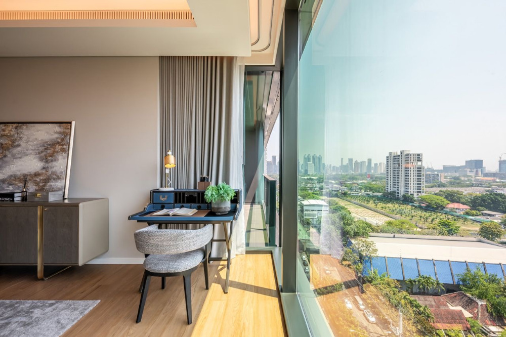 Sindhorn Tonson: 1bed 1bath 87sqm. 19,900,000 Brandnew Fully Furnished high fl. Am: 0656199198