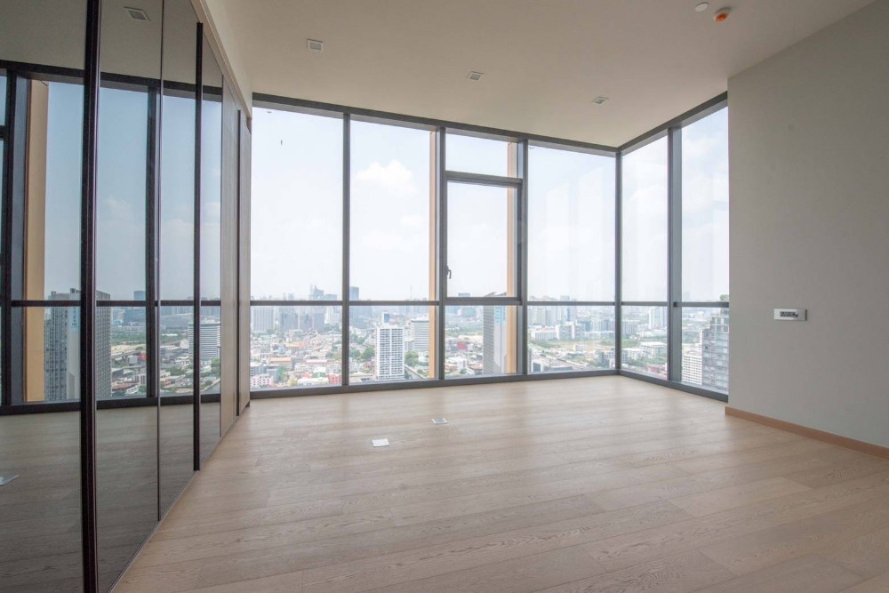 The Monument Thonglor:  3bed 4bath 252.61sqm. 83,000,000 Am: 0656199198