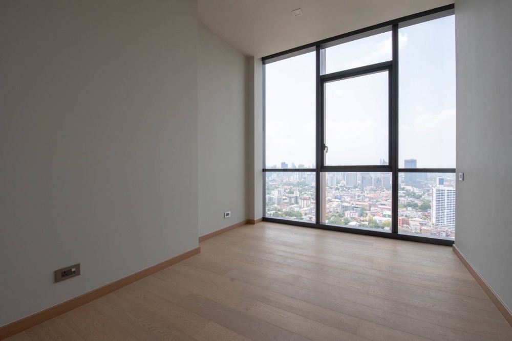 The Monument Thonglor:  3bed 4bath 252.61sqm. 83,000,000 Am: 0656199198