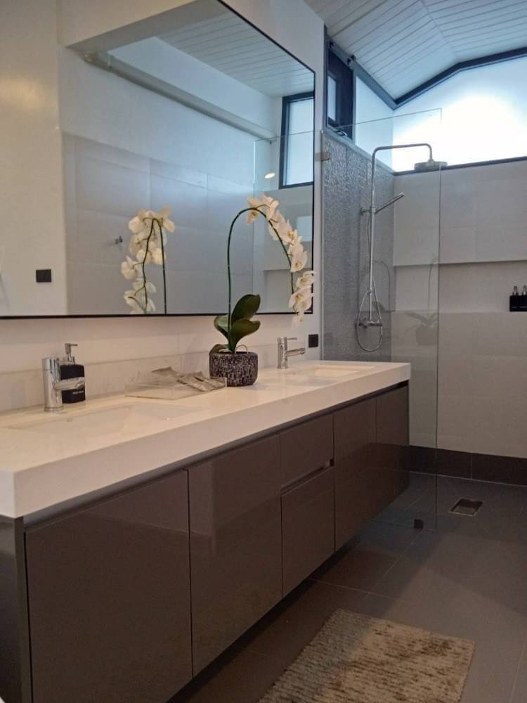 House for rent in Thonglor: 5bed 5bath Large private pool 550,000/mth Am: 0656199198