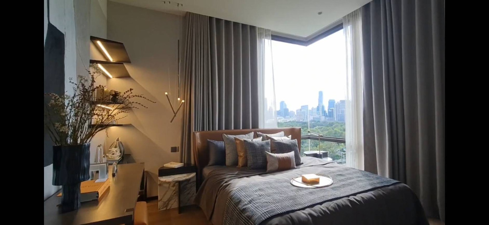 Muniq Langsuan: 2+1bed 3bath 96.4sqm. 130,000/mth Am: 0656199198