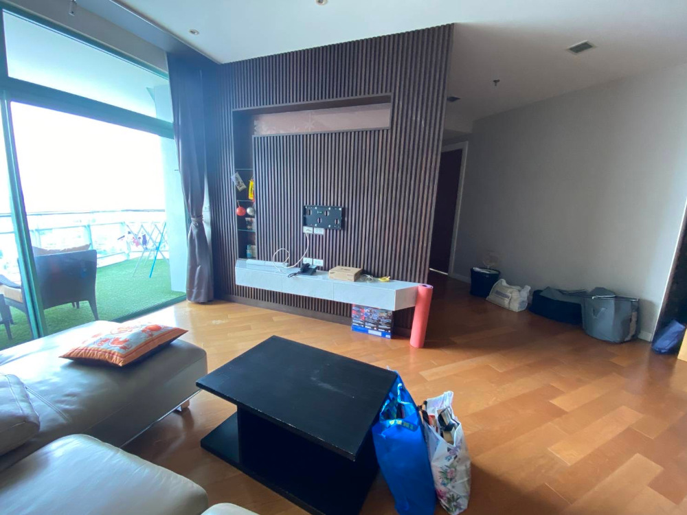 Chatrium: 2bed 2bath 122sqm  20,300,000 Am: 0656199198