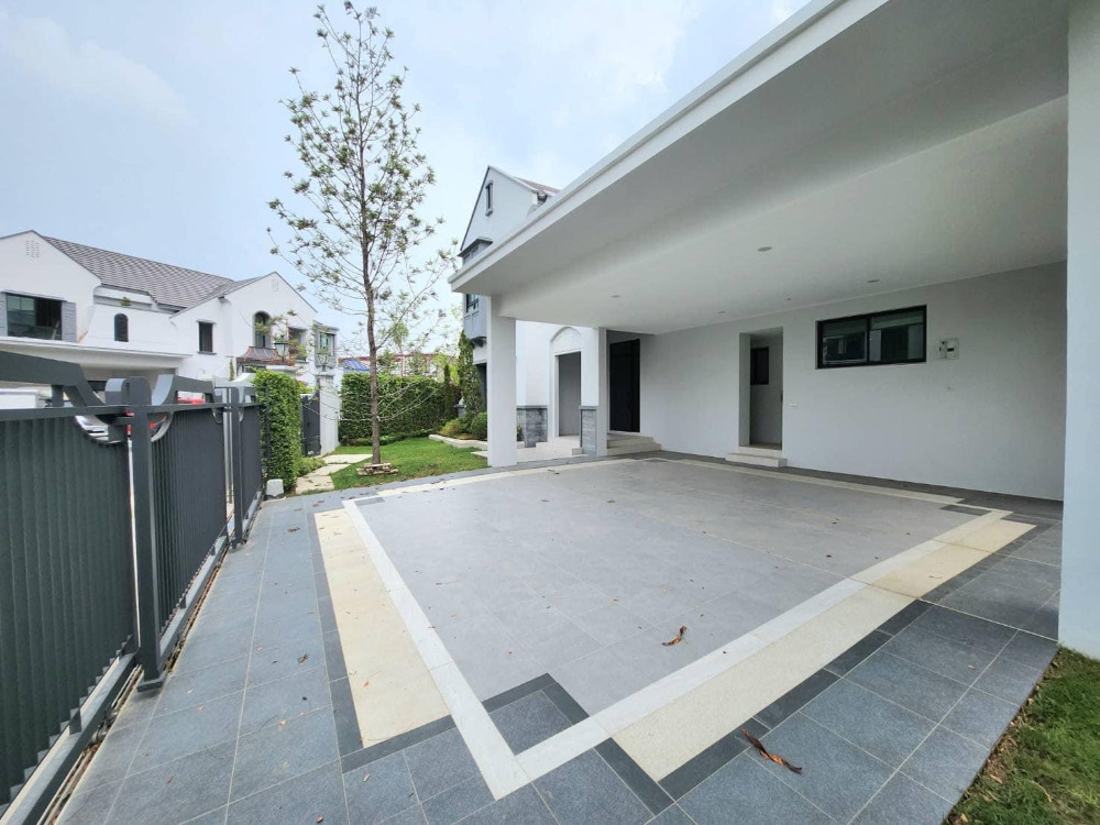 Nantawan Rama 9-New Krungthep Kreetha: 103.8 sqw 302sqm. 230,000/mth Am: 0656199198