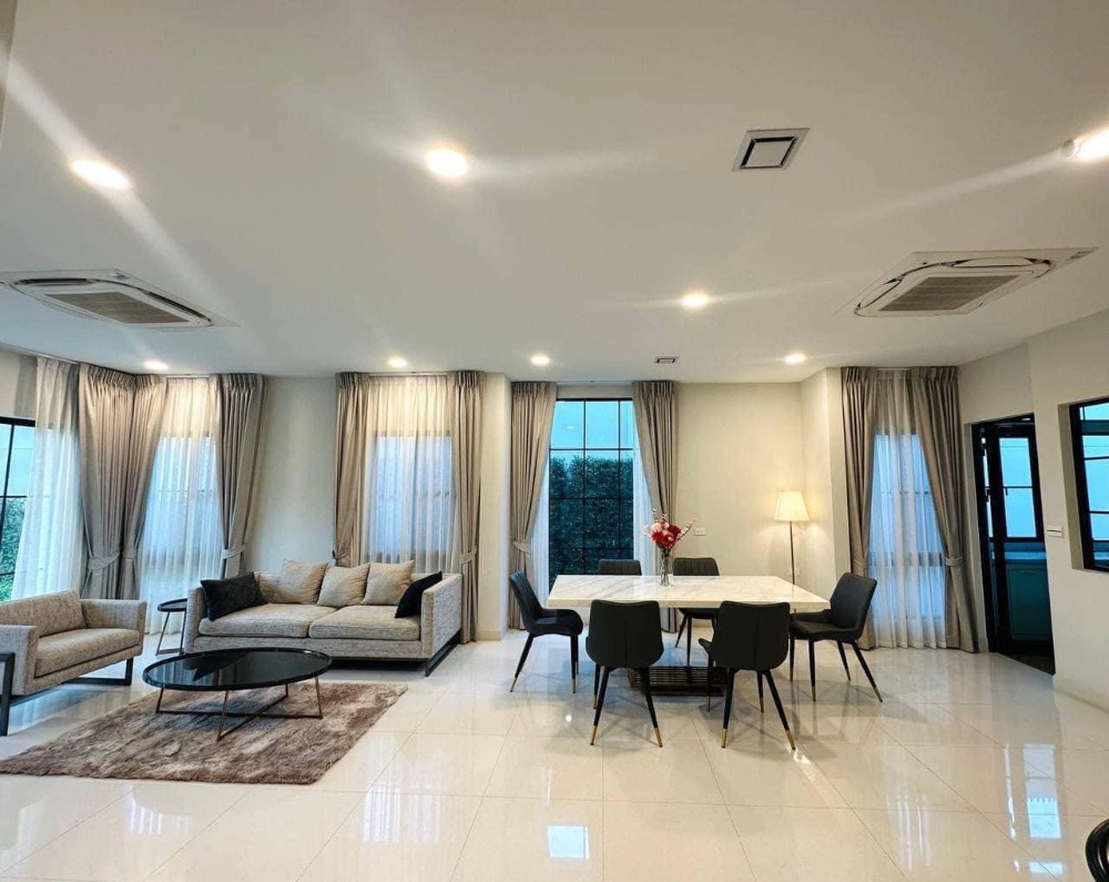 Nantawan Rama 9-New Krungthep Kreetha: 103.8 sqw 302sqm. 230,000/mth Am: 0656199198