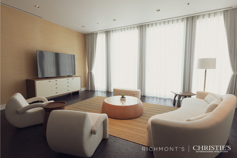 The Ritz Carlton Residences: 2bed 2bath 135.21sqm. 52,000,000 Am: 0656199198