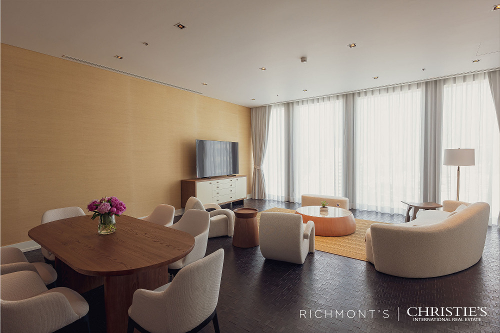 The Ritz Carlton Residences: 2bed 2bath 135.21sqm. 52,000,000 Am: 0656199198