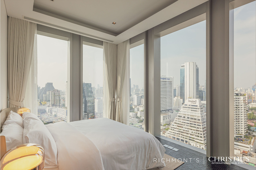 The Ritz Carlton Residences: 2bed 2bath 135.21sqm. 52,000,000 Am: 0656199198