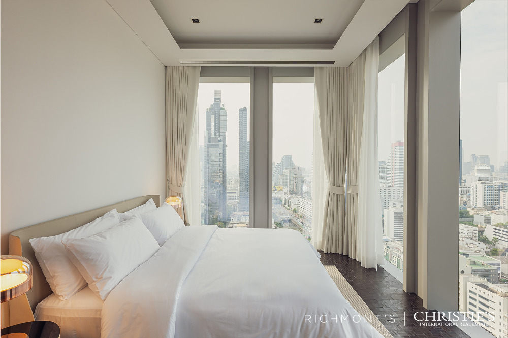 The Ritz Carlton Residences: 2bed 2bath 135.21sqm. 52,000,000 Am: 0656199198