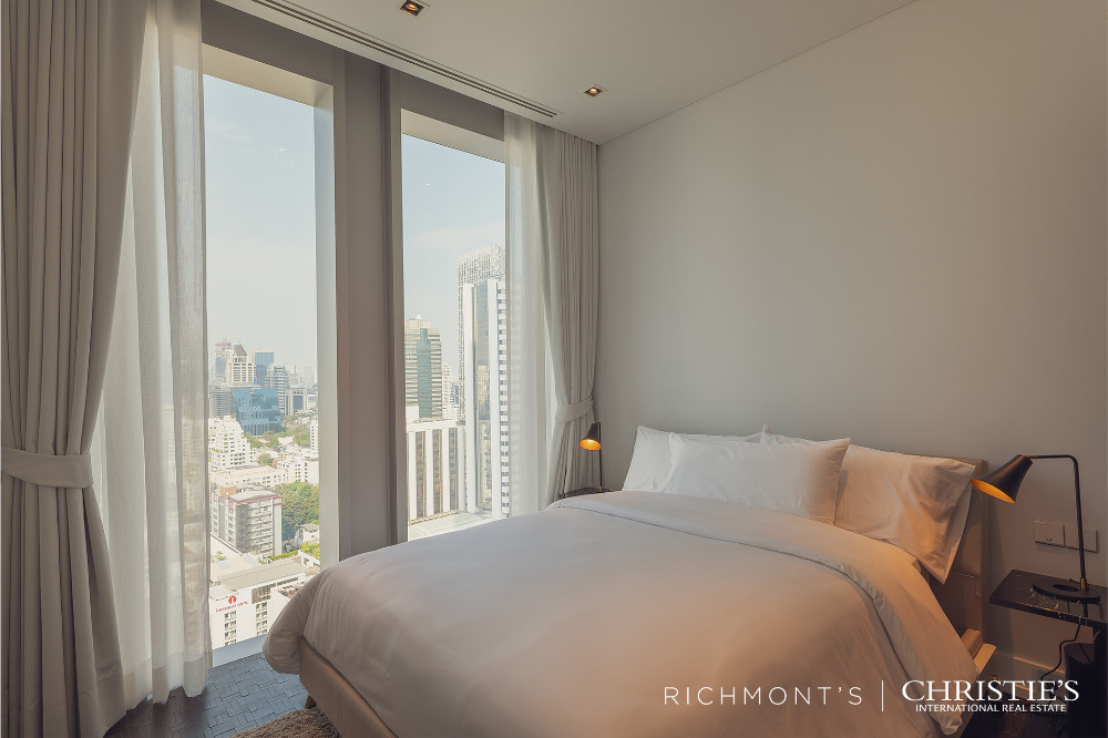 The Ritz Carlton Residences: 2bed 2bath 135.21sqm. 52,000,000 Am: 0656199198