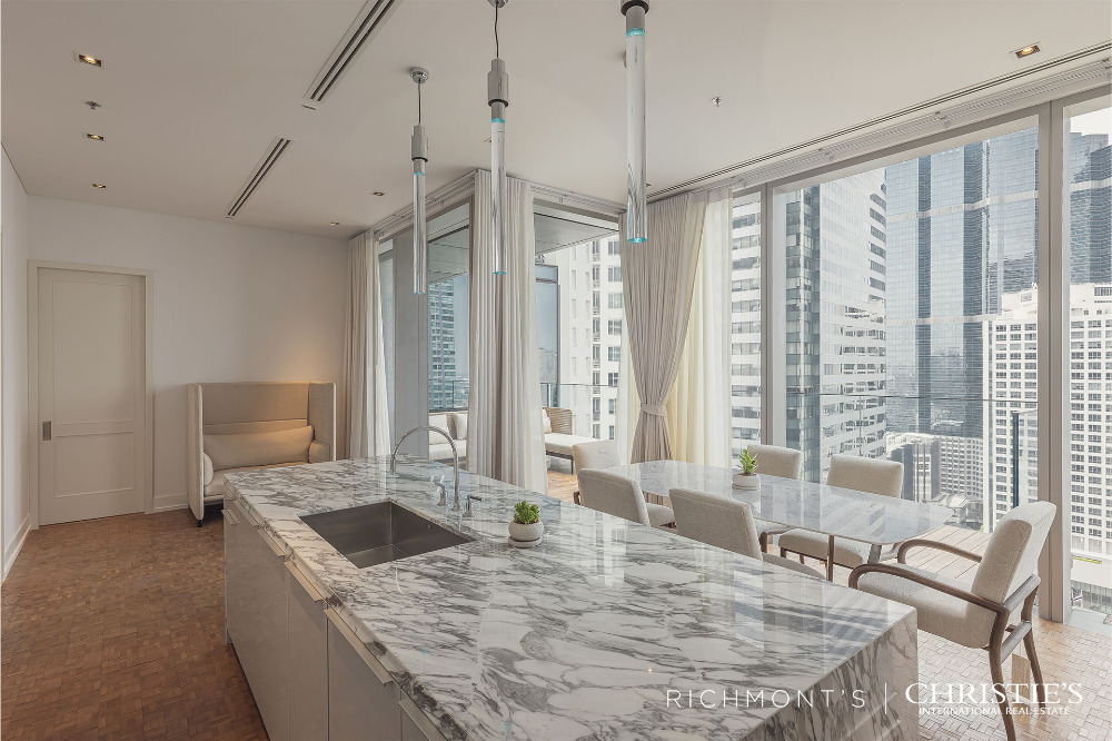 The Ritz Carlton Residences: 3bed 3bath 226.77sqm. 95,000,000 Am: 0656199198