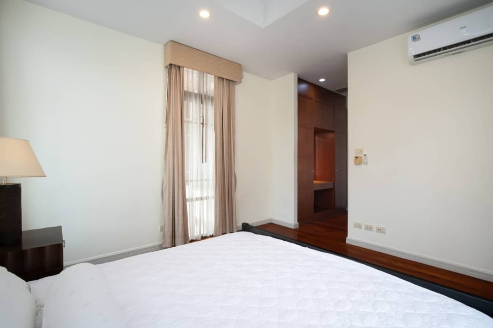 Baan Sansiri Sukhumvit 67 4bed 5bath 275,000/mth Am: 0656199198