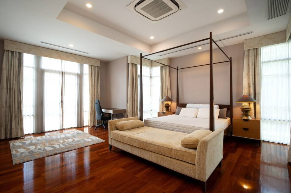 Baan Sansiri Sukhumvit 67 4bed 5bath 275,000/mth Am: 0656199198