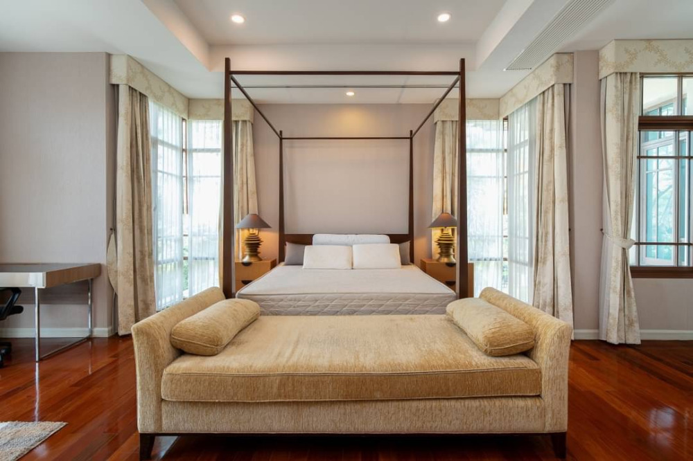 Baan Sansiri Sukhumvit 67 4bed 5bath 275,000/mth Am: 0656199198