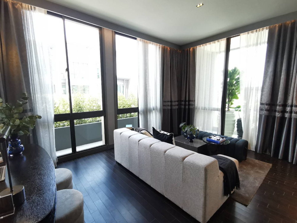 Grand Bangkok Boulevard Rama 9 Krungthep Kreetha: 5bed 6bath 102.9sqwah 593 sqm. 45,000,000 Am: 0656199198