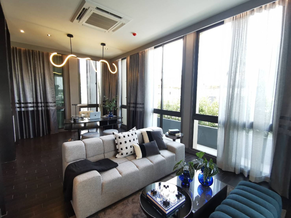 Grand Bangkok Boulevard Rama 9 Krungthep Kreetha: 5bed 6bath 102.9sqwah 593 sqm. 45,000,000 Am: 0656199198