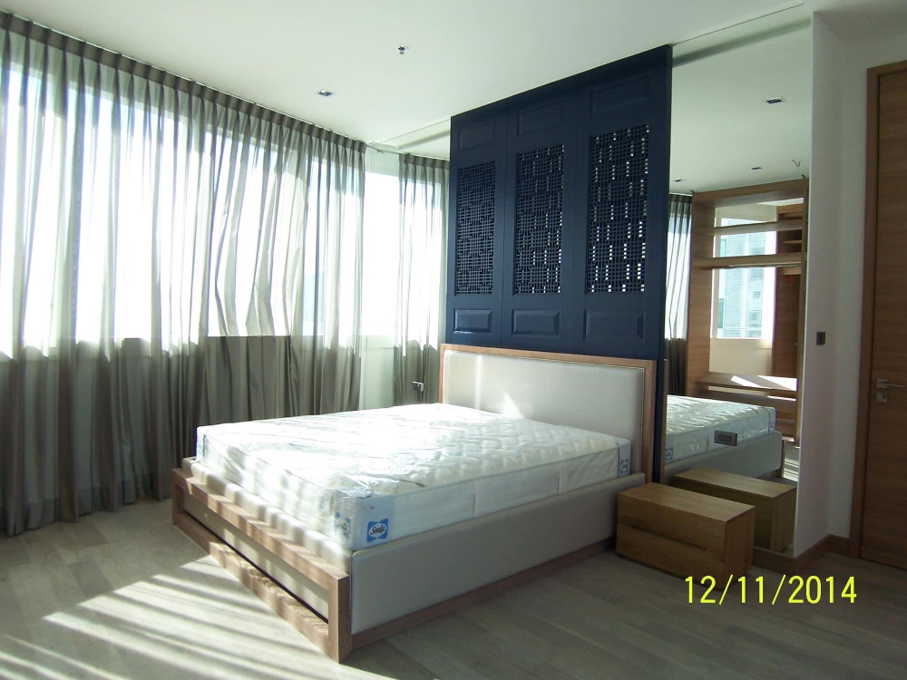 Millennium Residence Duplex Penthouse: 260sqm 40+Fl 3+1 bed 200,000/mth Am: 0656199198