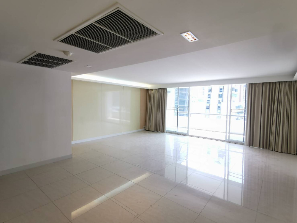 Somkid Garden: 2+1 bed 2 bath 164.70sqm. 29,700,000 Am: 0656199198