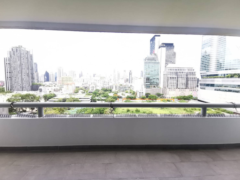 Somkid Garden: 3+1 bed 4bath 252sqm. 65,000,000 Am: 0656199198