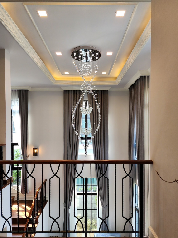 Palazzo Srinakarin: 103sqwah 391sqm. 4bed 5bath 220,000/mth Am: 0656199198