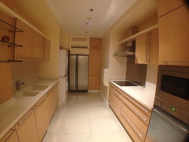 Athenee Residence 2bed:  2bed 2bath 133sqm. 90,000/mth Am: 0656199198