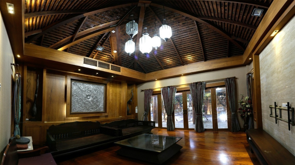 House Nuanchan (นวลจันทร์) Ramindra: 386 sqwah 1,544 sqm. 5bed 8bath 100,000,000 Am: 0656199198