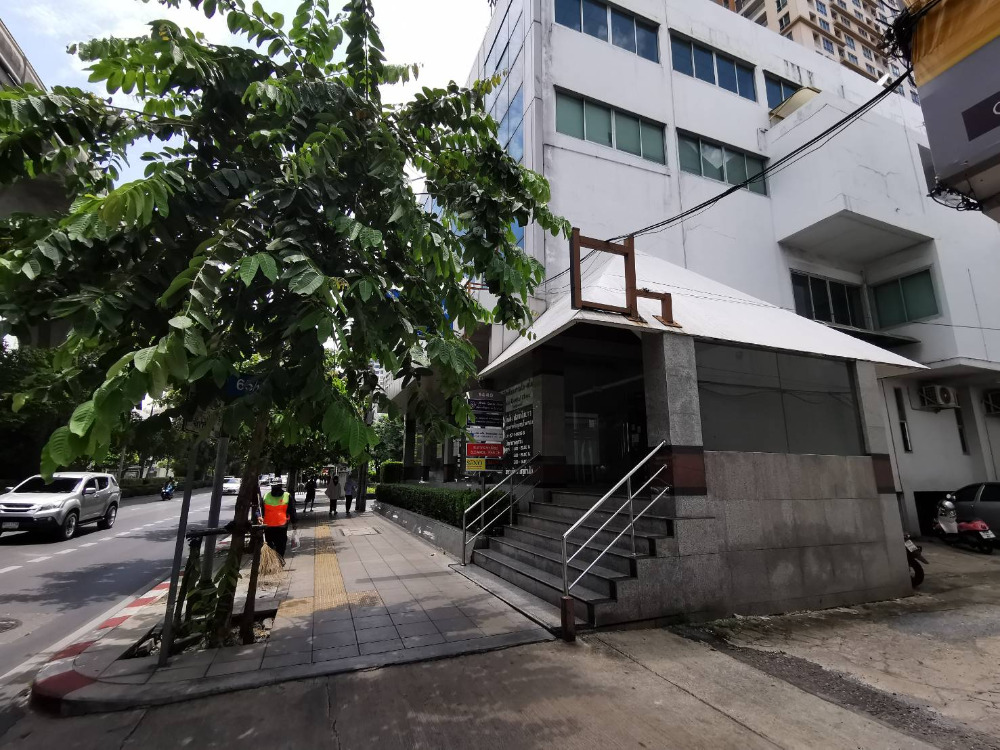 Land for sell Sukhumvit 65/1 on main Sukhumvit road 2-1-17 ไร่ 1,650,000/sqwah Am: 0656199198