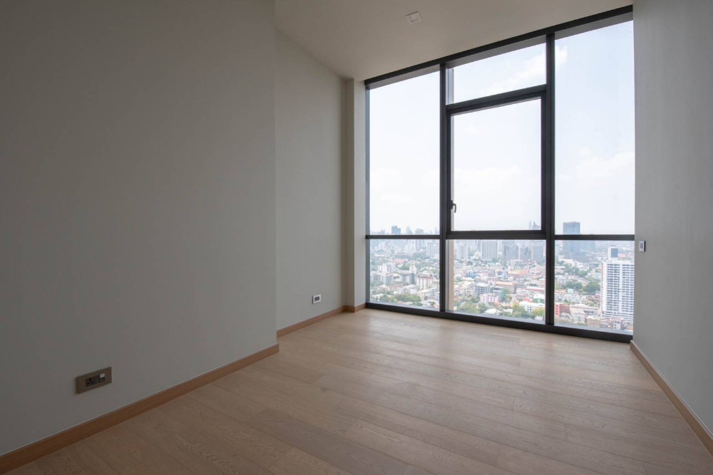 The Monument Thonglor:  3bed 4bath 252sqm. 85,000,000 Am: 0656199198