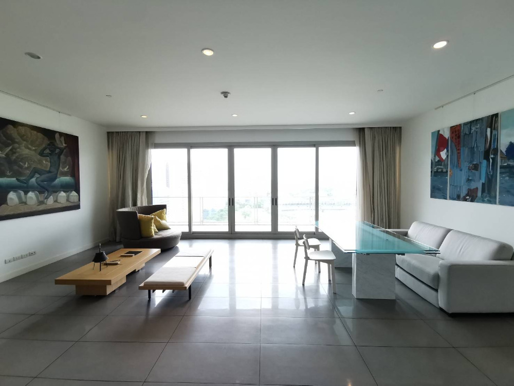 185 Rajadamri 3+1bed 4bath 225sqm. 230,000/mth Am: 0656199198