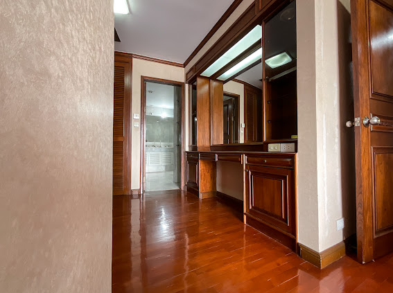 Supakarn: 273sqm. 2bed 3bath + study 24,500,000 Am: 0656199198