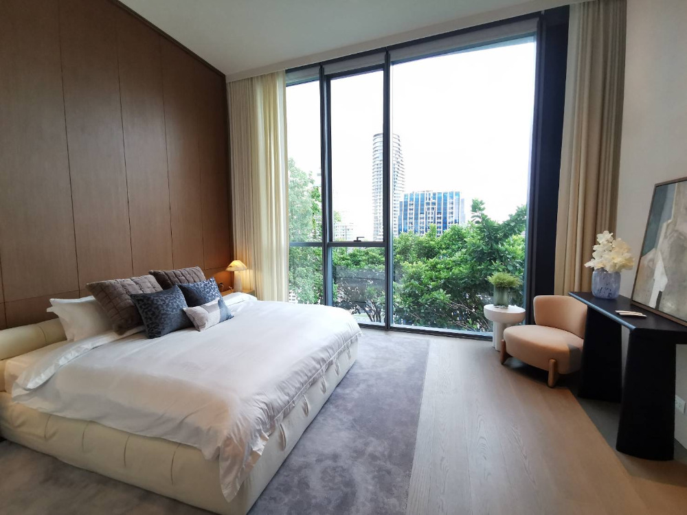 Scope Langsuan Penthouse: Whole Floor 3bed 5bath + maid 436 sqm. 436,000,000 Fully Furnished Am: 0656199198