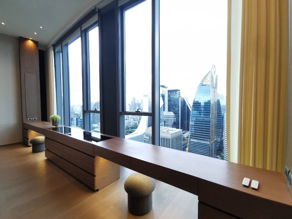 Scope Langsuan Penthouse: Whole Floor 3bed 5bath + maid 436 sqm. 436,000,000 Fully Furnished Am: 0656199198