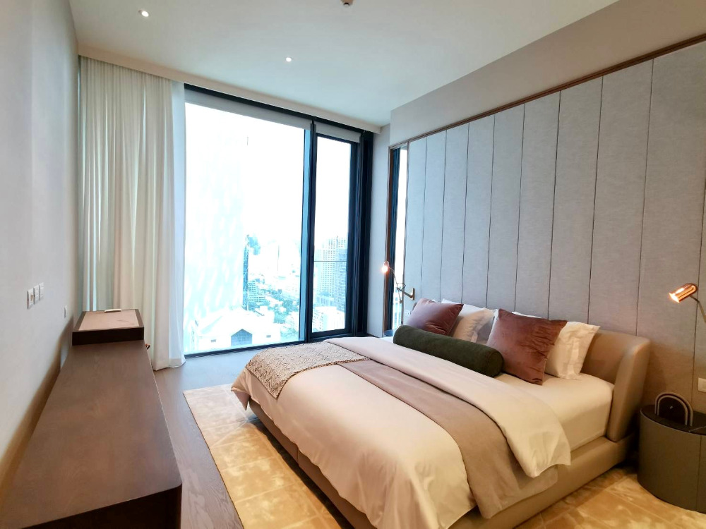 Scope Langsuan 2bed: 2bed 2.5bath 167 sqm. 116,000,000 Fully Furnished Am: 0656199198