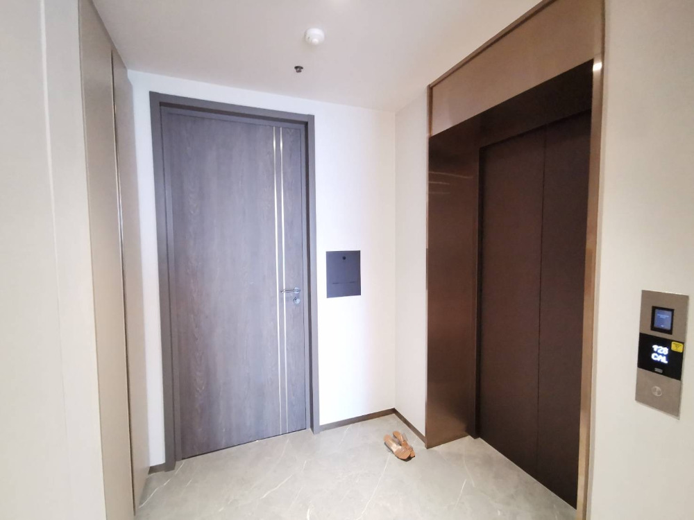 Tonson One Residence: 1bed 1bath 57sqm. 19,800,000 Am: 0656199198