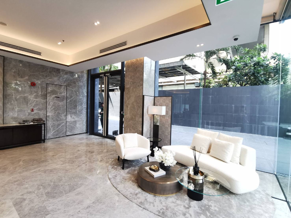 Tonson One Residence: 1bed 1bath 57sqm. 19,800,000 Am: 0656199198