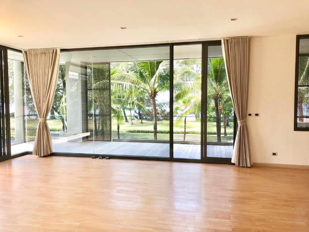 Baan Mai Khao Penthouse: 3bed 4bath 263sqm. 55,000,000 Am: 0656199198