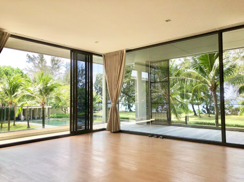 Baan Mai Khao Penthouse: 3bed 4bath 263sqm. 55,000,000 Am: 0656199198