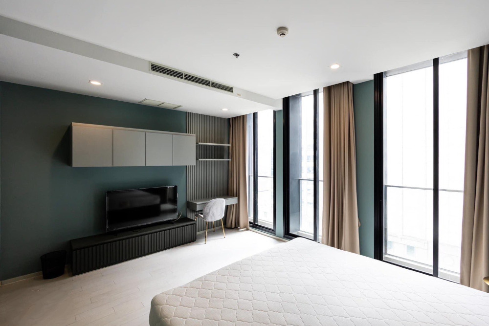 Noble Ploenchit: 1bed 1bath 45sqm 11,500,000 Am: 0656199198