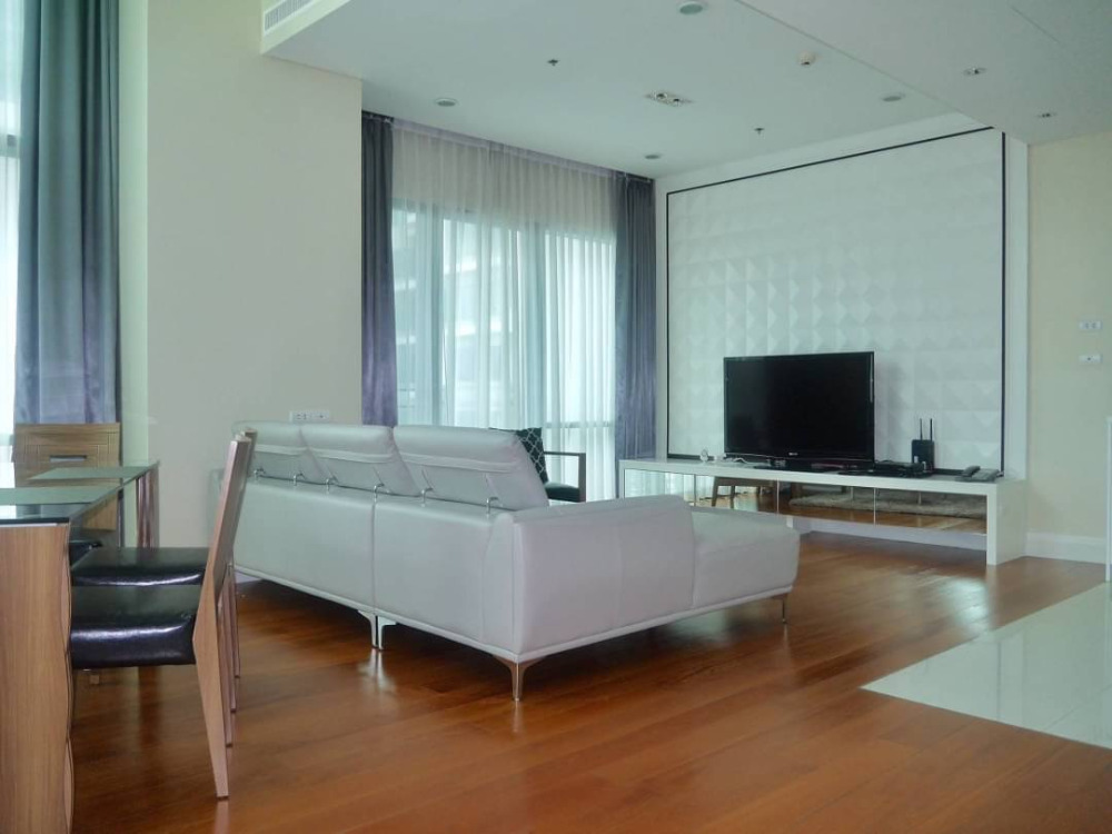 Bright Sukhumvit 24: 3bed 3bath Duplex 179.57sqm. 32,500,000 Am: 0656199198