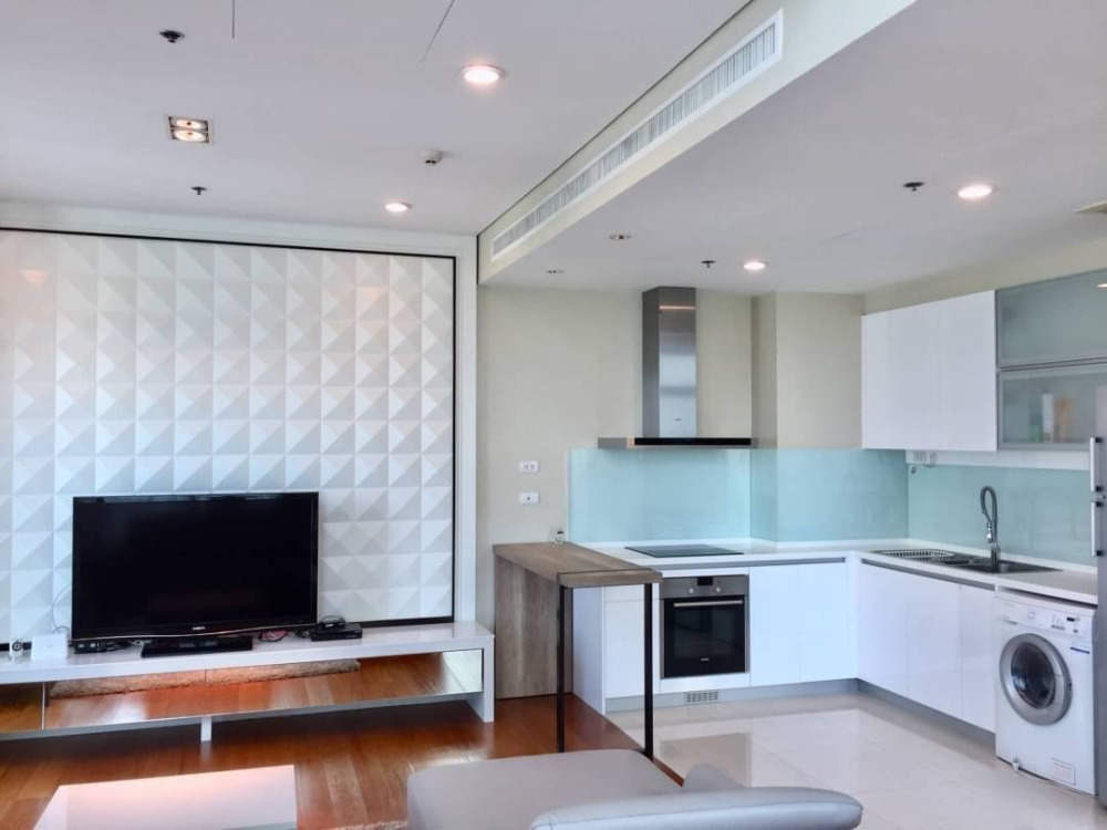 Bright Sukhumvit 24: 3bed 3bath Duplex 179.57sqm. 32,500,000 Am: 0656199198