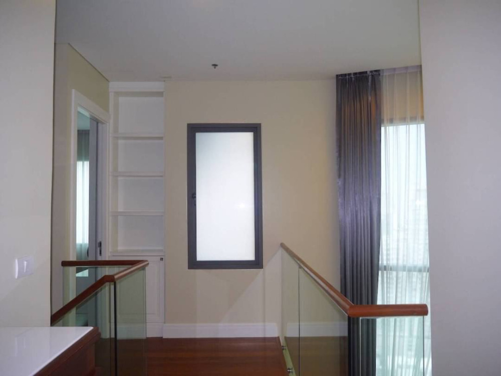 Bright Sukhumvit 24: 3bed 3bath Duplex 179.57sqm. 32,500,000 Am: 0656199198