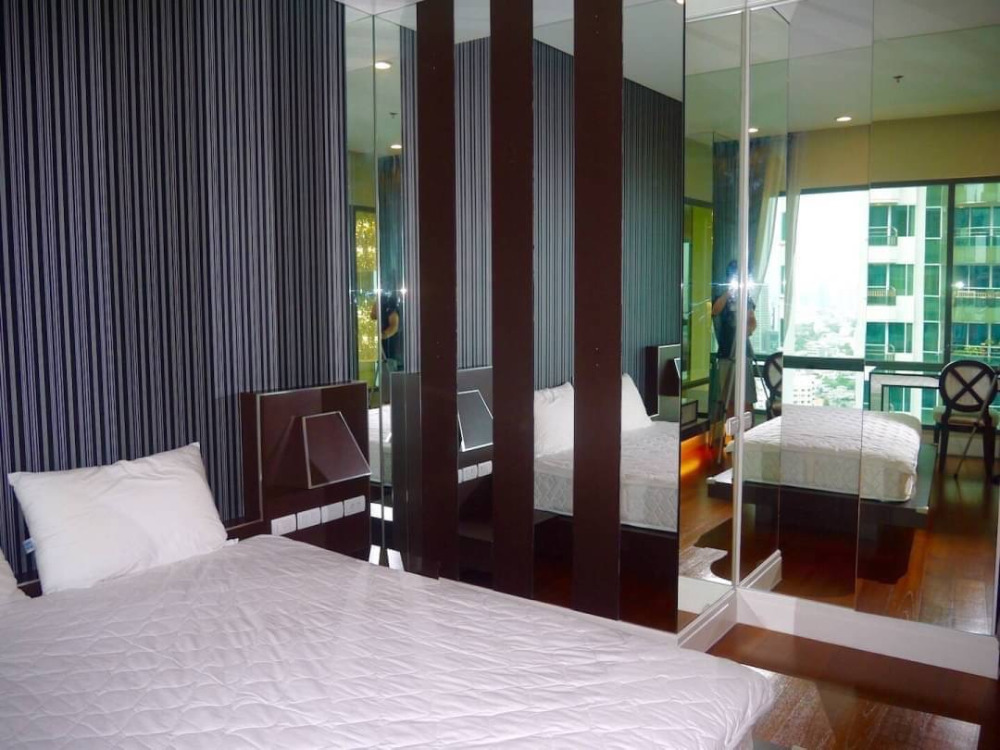 Bright Sukhumvit 24: 3bed 3bath Duplex 179.57sqm. 32,500,000 Am: 0656199198