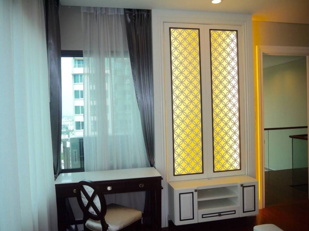 Bright Sukhumvit 24: 3bed 3bath Duplex 179.57sqm. 32,500,000 Am: 0656199198