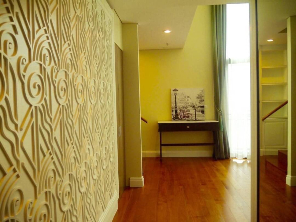 Bright Sukhumvit 24: 3bed 3bath Duplex 179.57sqm. 32,500,000 Am: 0656199198