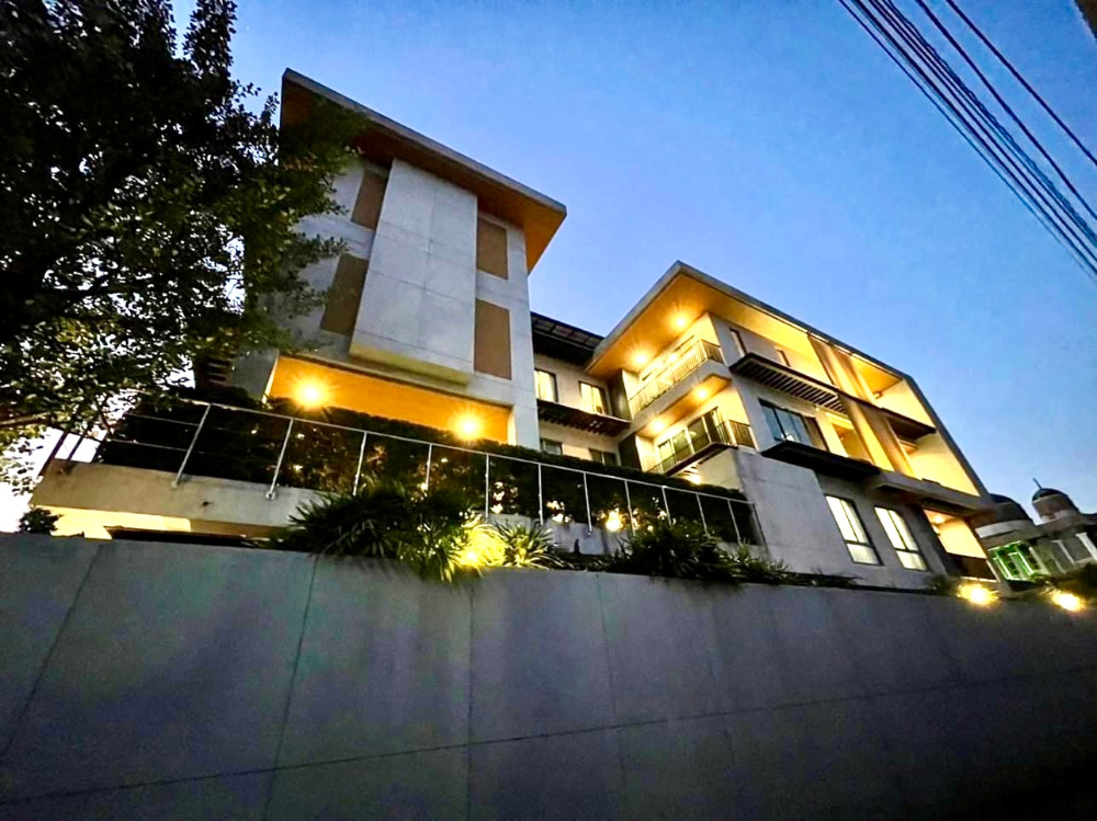 House for sell Sukhumvit 71: 153sqwah 1,800sqm. 6bed 219,000,000 Am: 0656199198