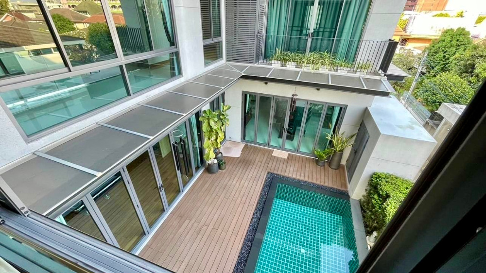 House for sell Sukhumvit 71: 153sqwah 1,800sqm. 6bed 219,000,000 Am: 0656199198