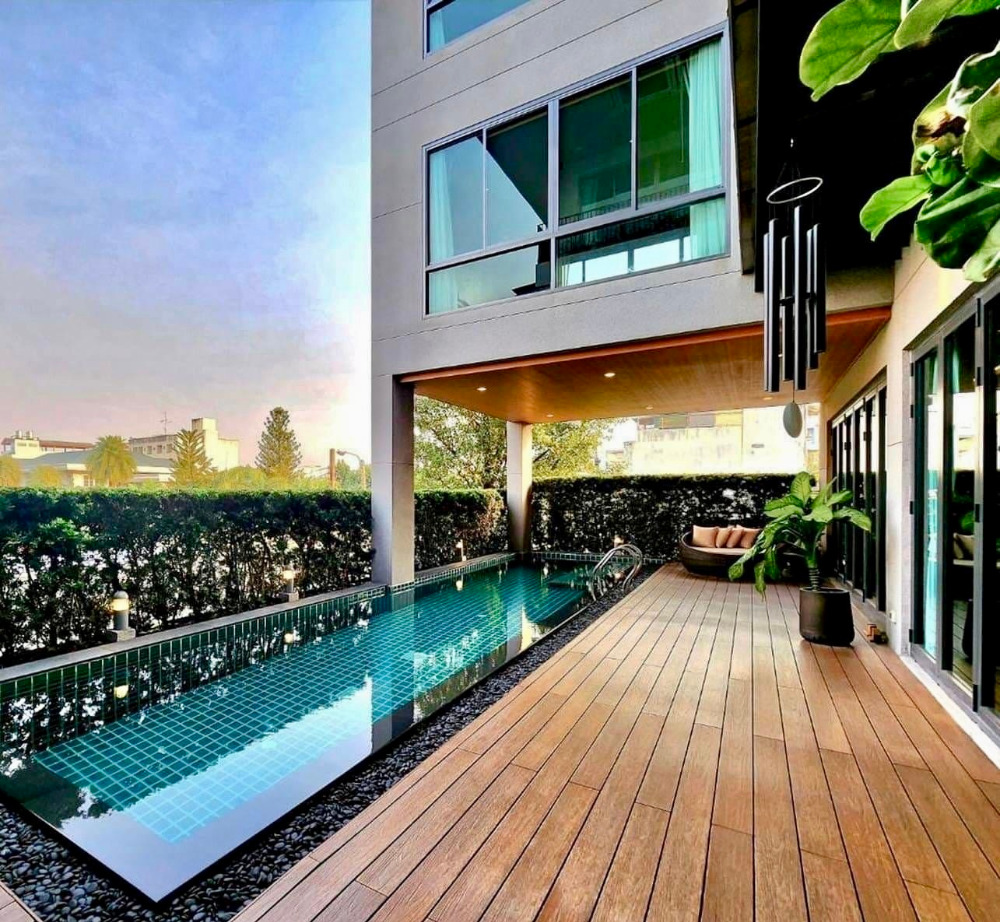 House for sell Sukhumvit 71: 153sqwah 1,800sqm. 6bed 219,000,000 Am: 0656199198