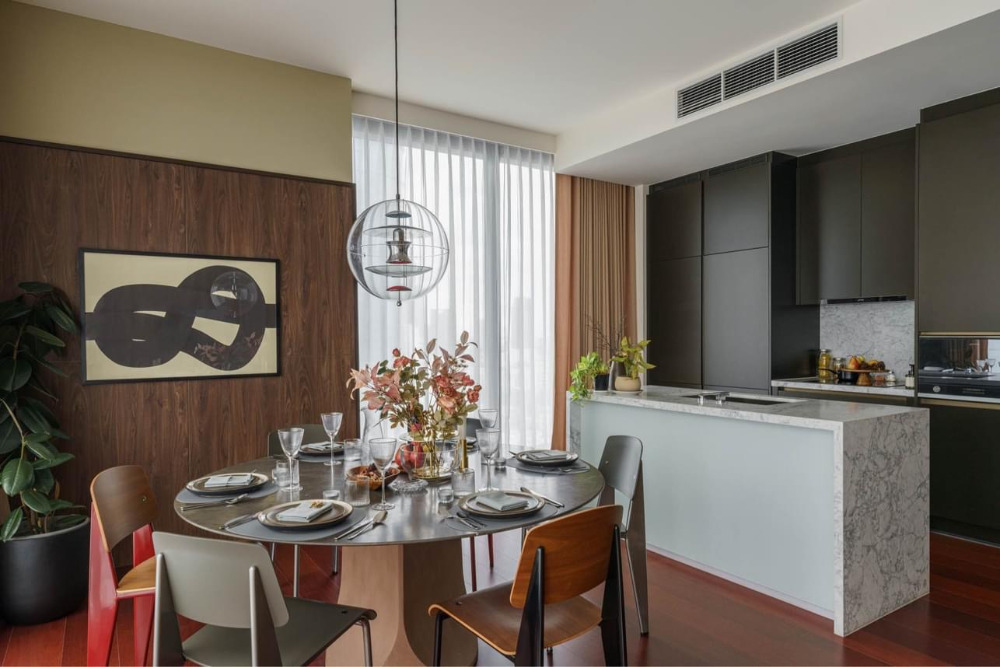 Khun by Yoo: 2bed 2bath 97.75sqm. 33,990,000 Am: 0656199198