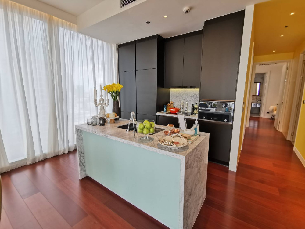 Khun by Yoo: 2bed 2bath 97.75sqm. 33,990,000 Am: 0656199198