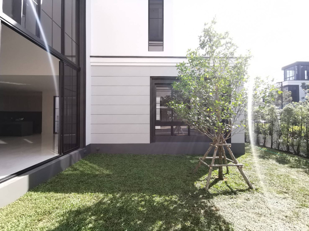 Malton Gates Krungthep Kreetha: 109.8sqwah 544sqm. 5bed 5bath 57,000,000 Am: 0656199198