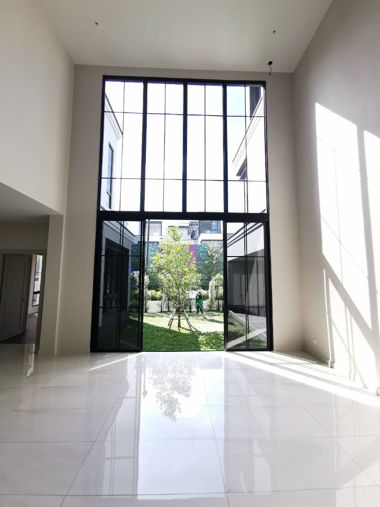 Malton Gates Krungthep Kreetha: 109.8sqwah 544sqm. 5bed 5bath 57,000,000 Am: 0656199198